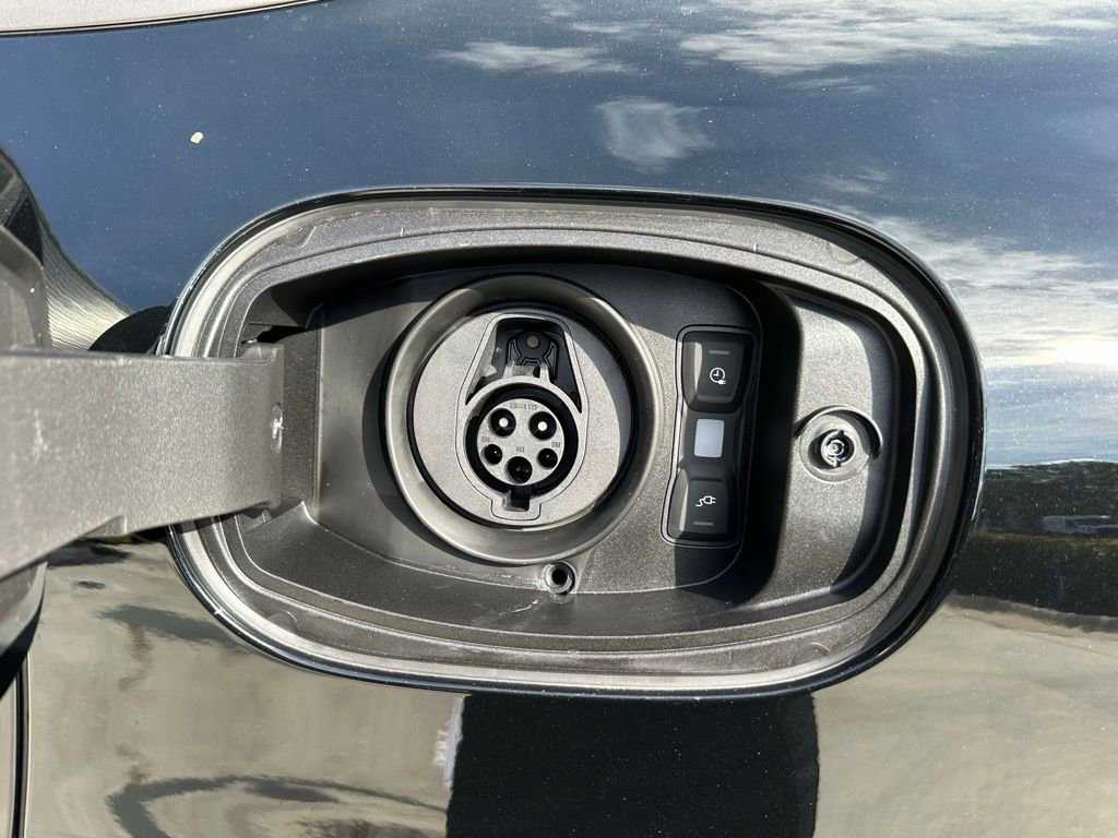 Used 2026 Porsche Cayenne Turbo AWD/4WD image 43