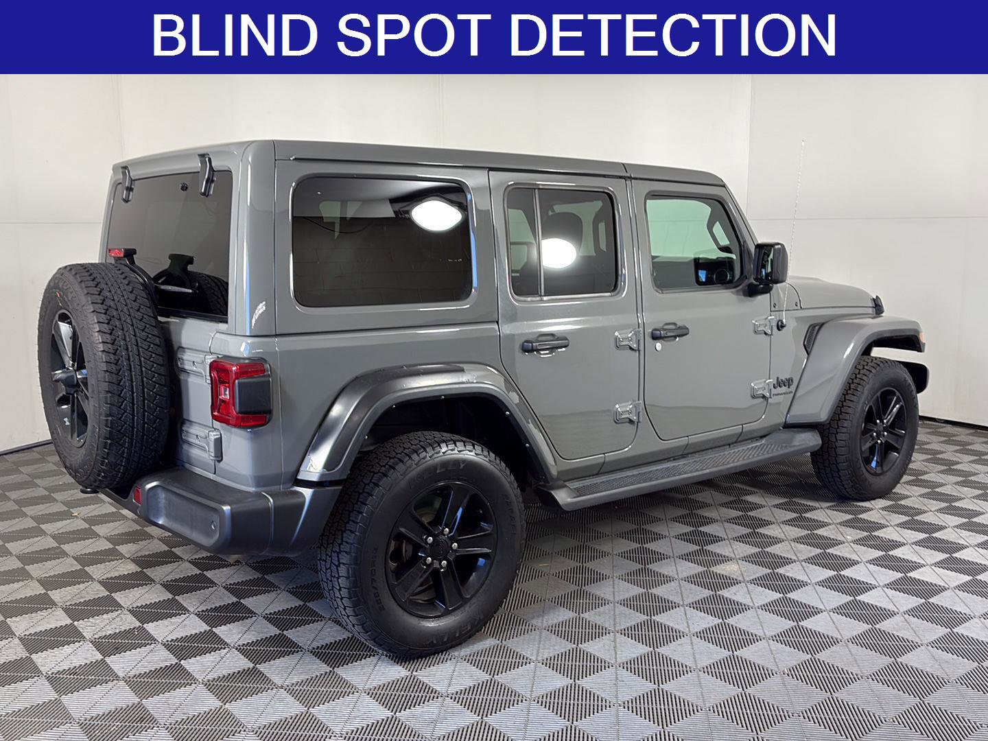 Used 2023 Jeep Wrangler Unlimited Sahara image 5