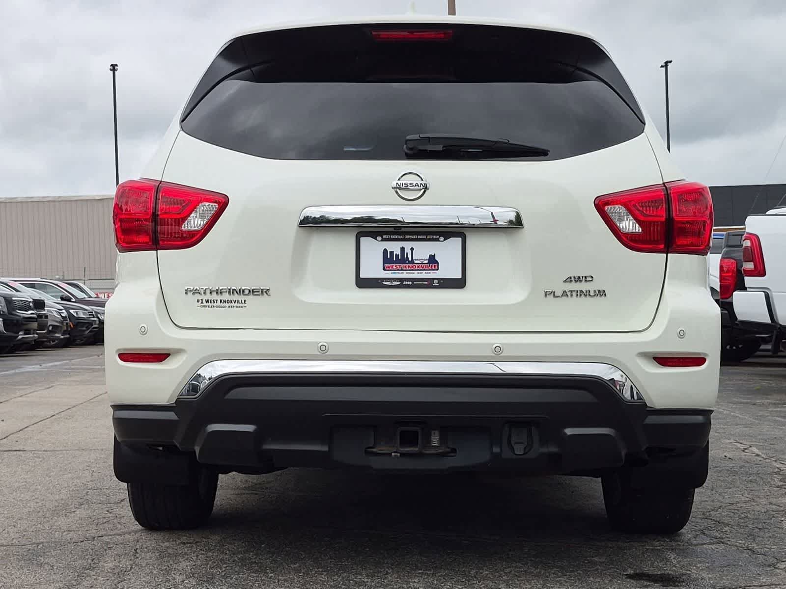 Used 2019 Nissan Pathfinder Platinum AWD/4WD image 7