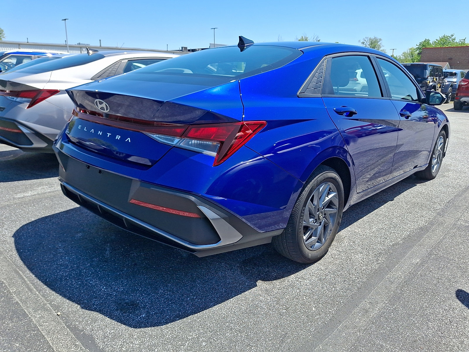 Used 2024 Hyundai Elantra SEL FWD image 9