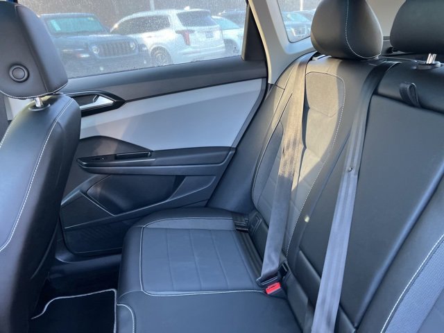 Used 2023 Volkswagen Taos SE image 14