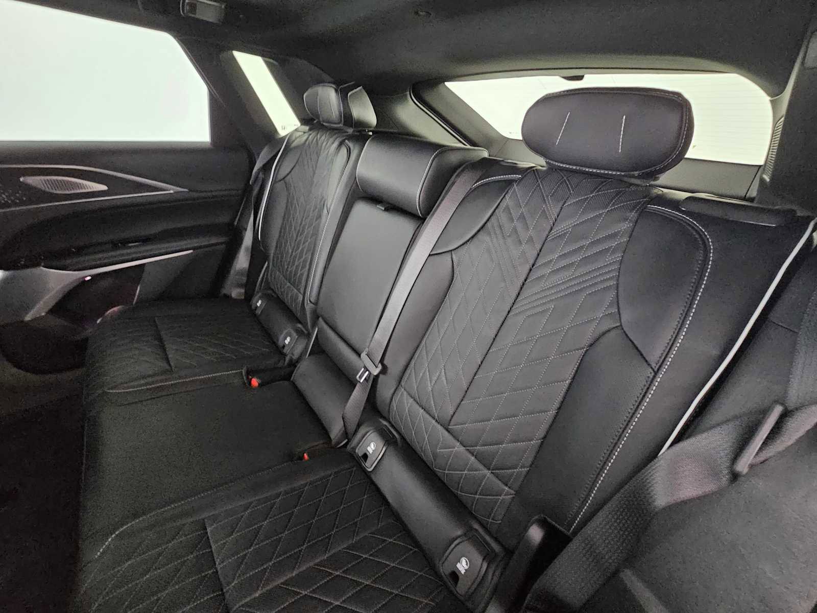 New 2026 Cadillac Lyriq V image 18