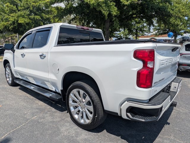 Used 2021 Chevrolet Silverado 1500 High Country w/ Technology Package AWD/4WD image 13