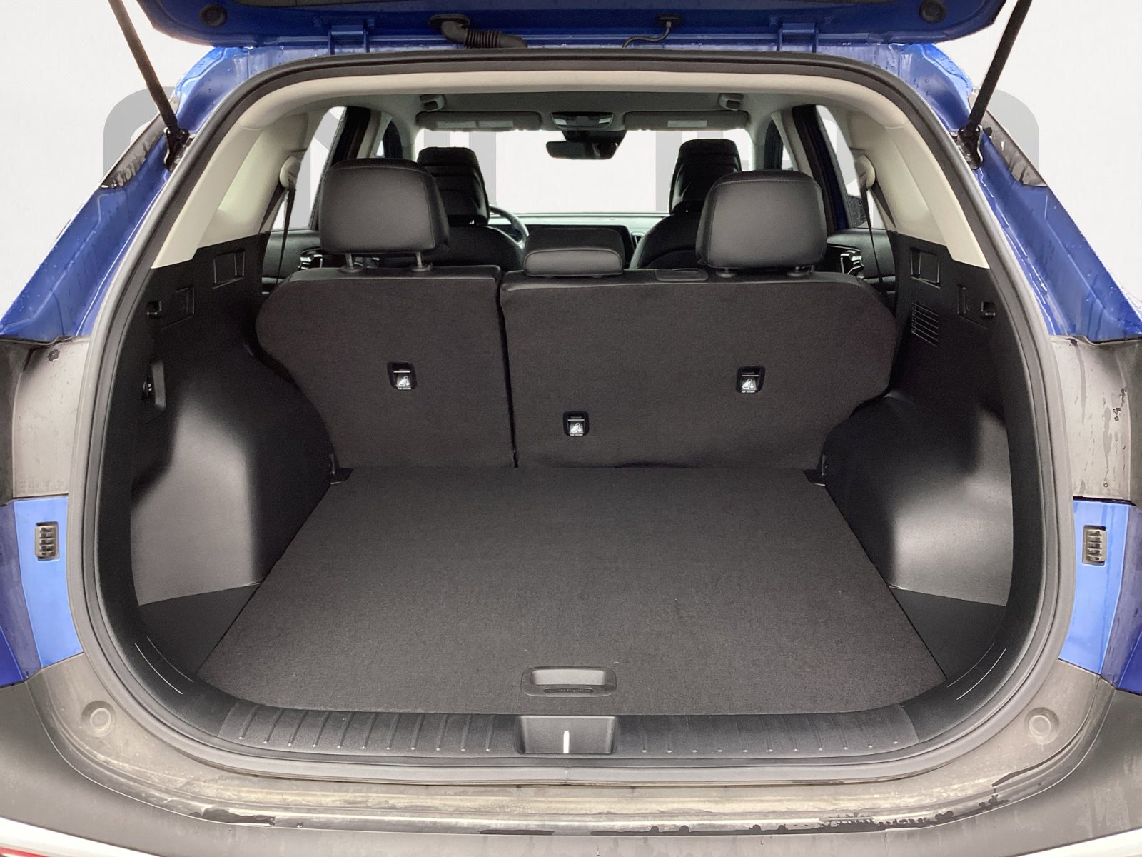 Used 2025 Kia Sportage EX image 16