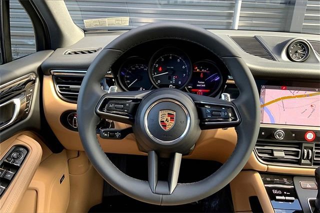 Certified 2026 Porsche Macan AWD/4WD image 7