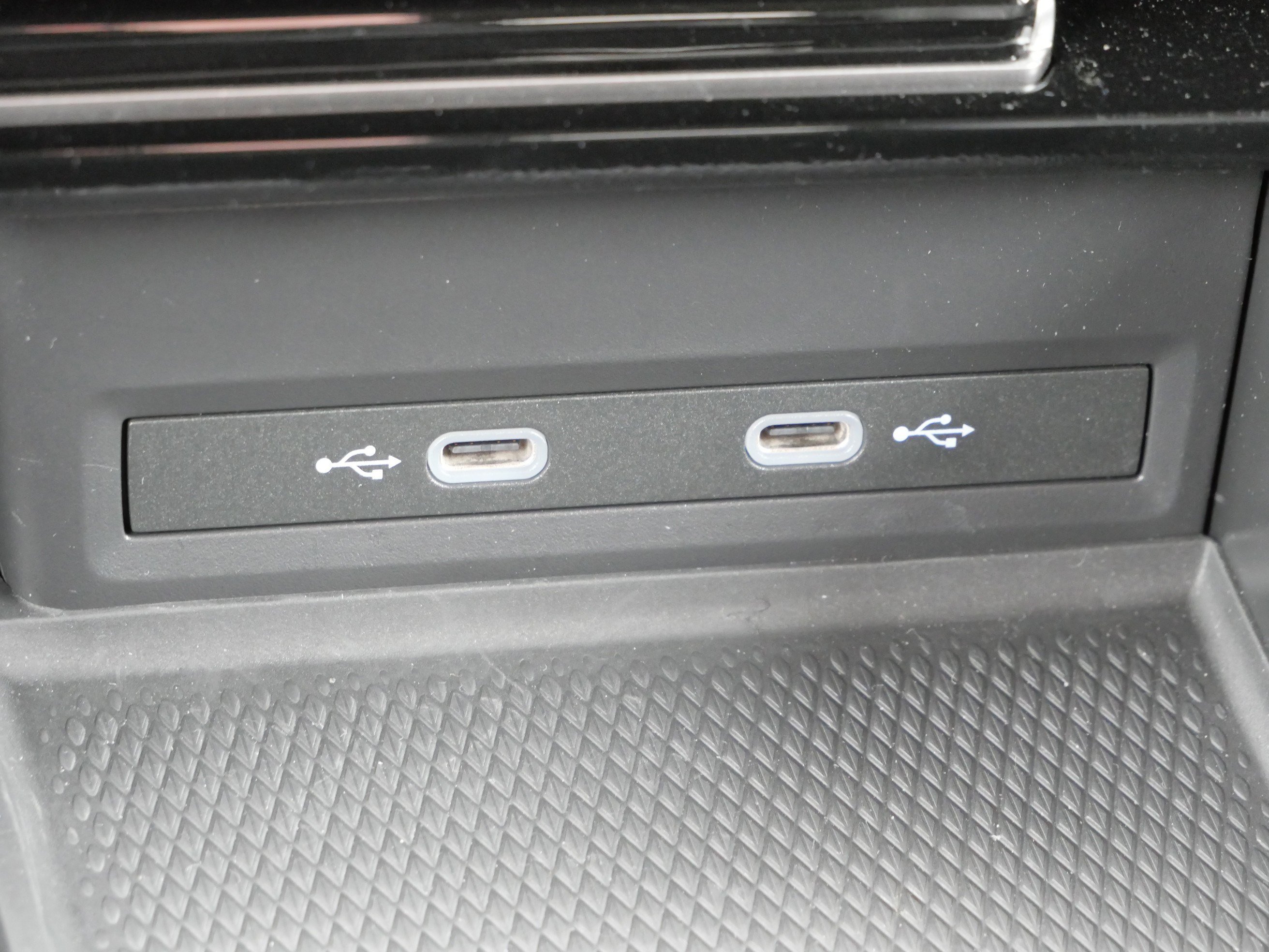 Certified 2024 Volkswagen Atlas SE w/ Black Wheel Package image 28