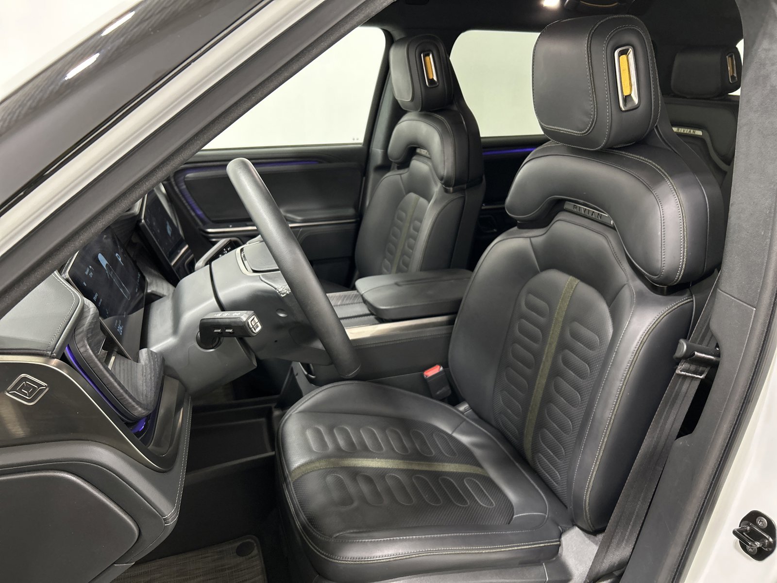 Used 2024 Rivian R1S Adventure image 20