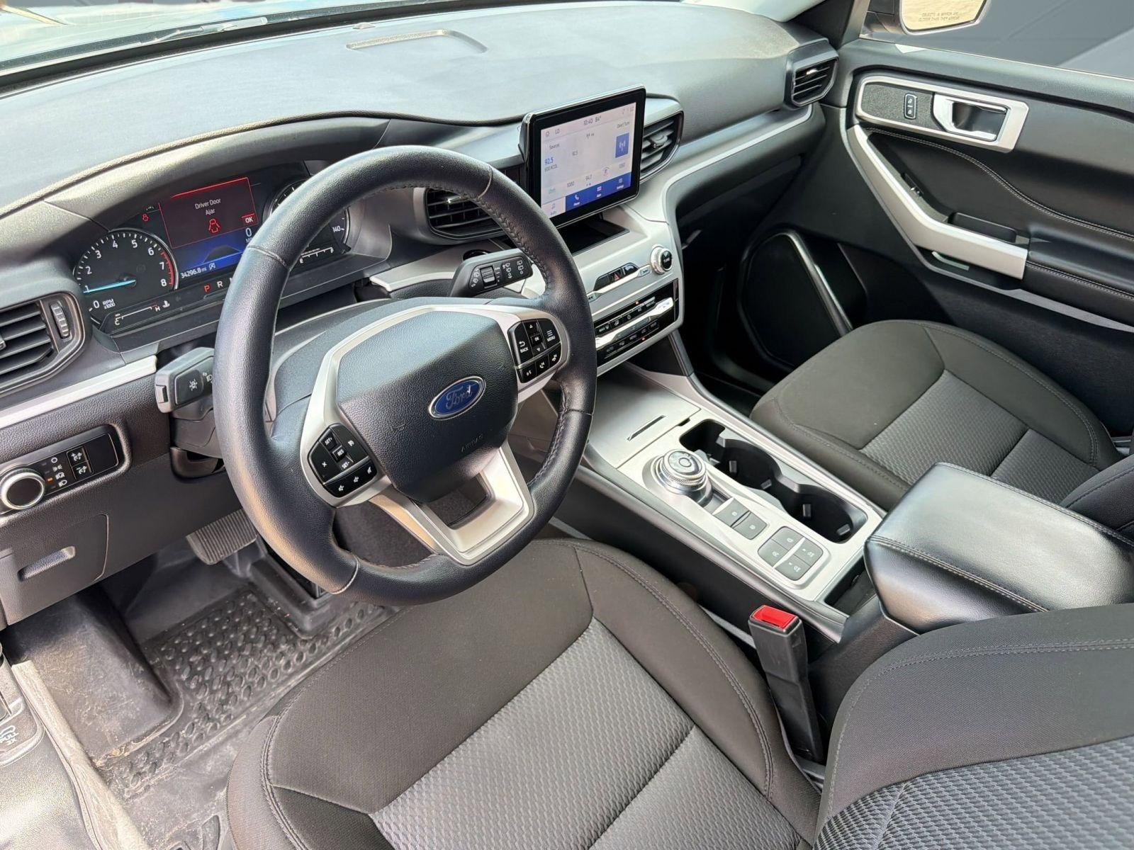 Certified 2024 Ford Explorer XLT RWD image 4