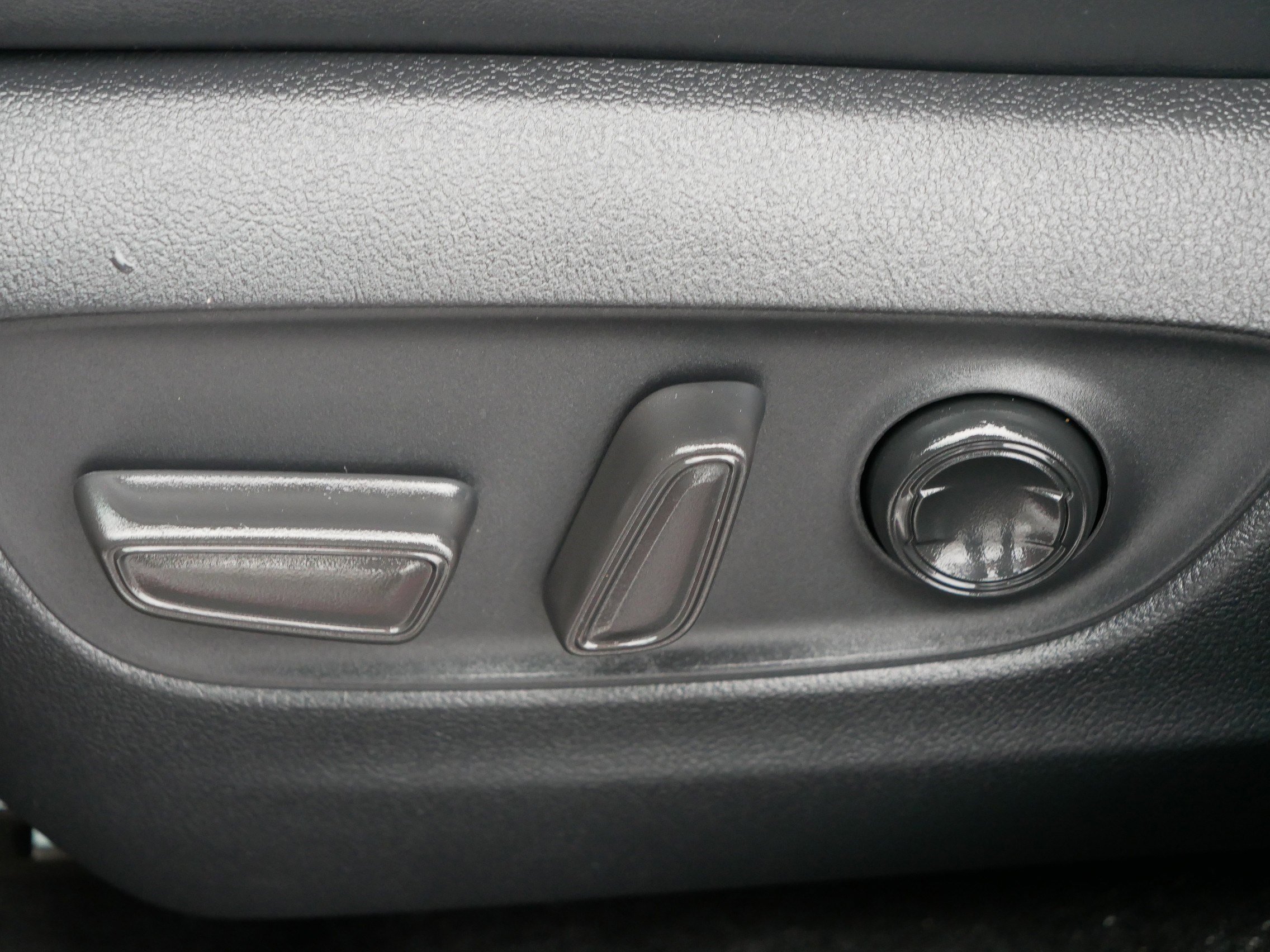 Used 2023 Toyota RAV4 Limited w/ Limited Grade Weather Package image 20