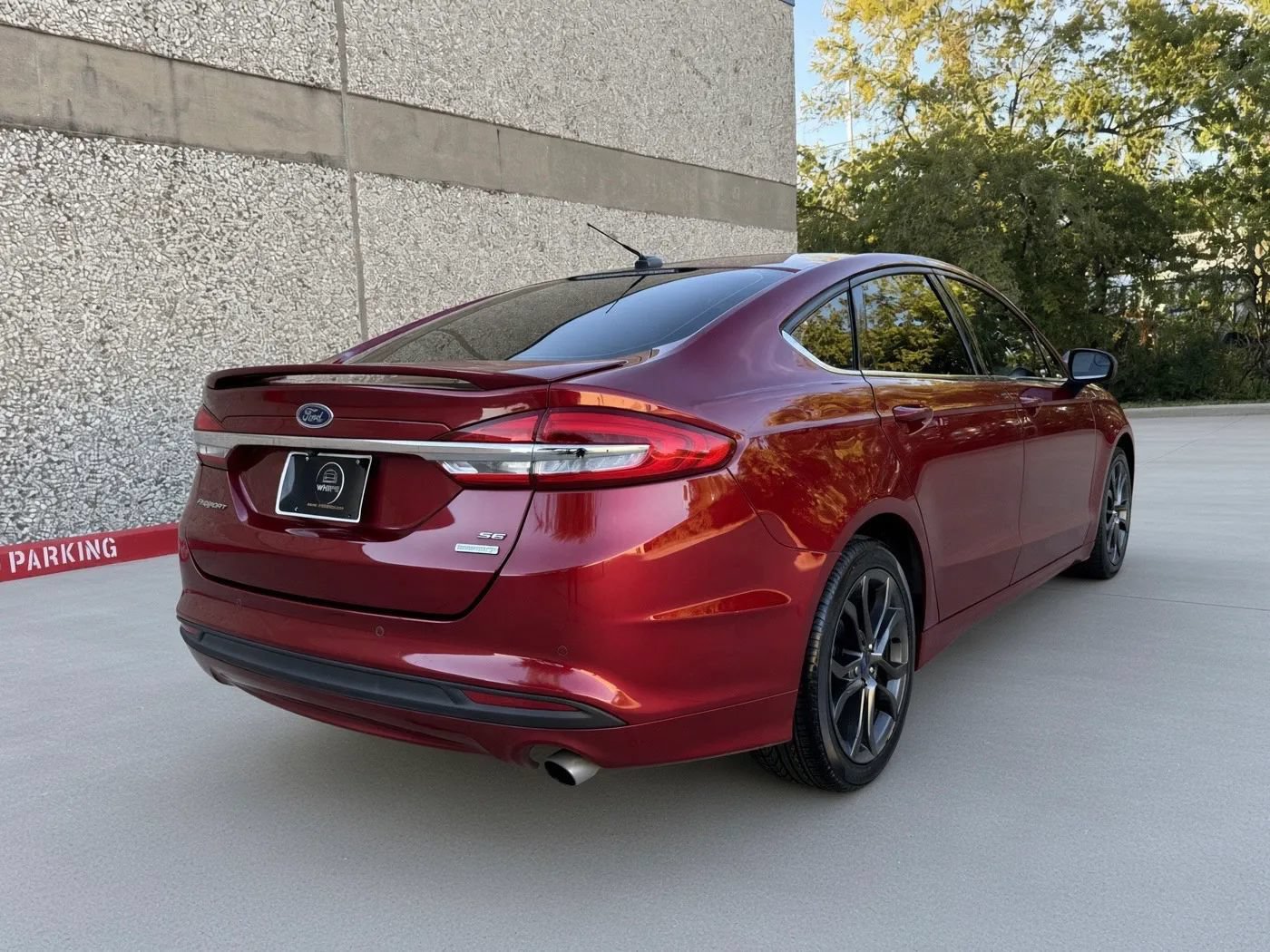 Used 2018 Ford Fusion SE w/ Equipment Group 201A FWD image 5