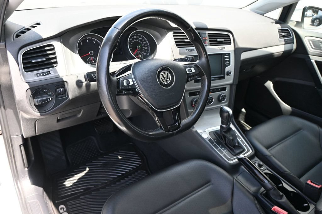 Used 2016 Volkswagen Golf S FWD image 10