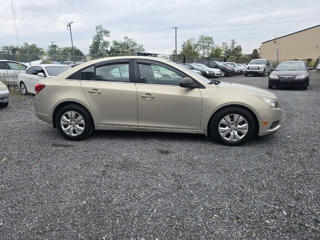 Used 2012 Chevrolet Cruze LS w/ Connectivity Package image 8