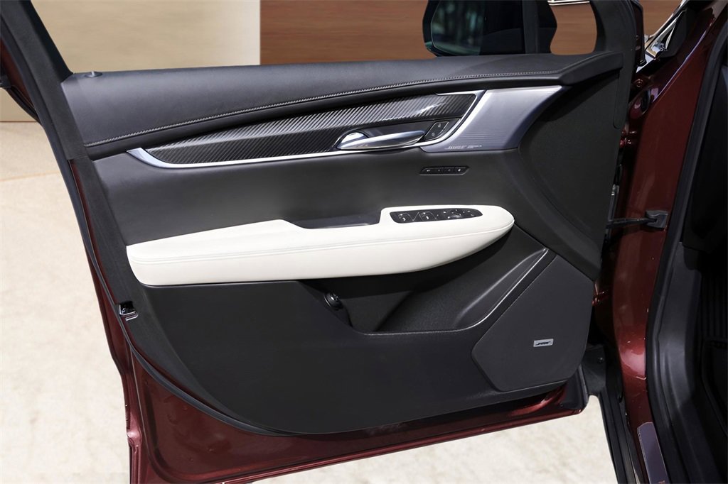 Certified 2023 Cadillac XT6 Sport image 25