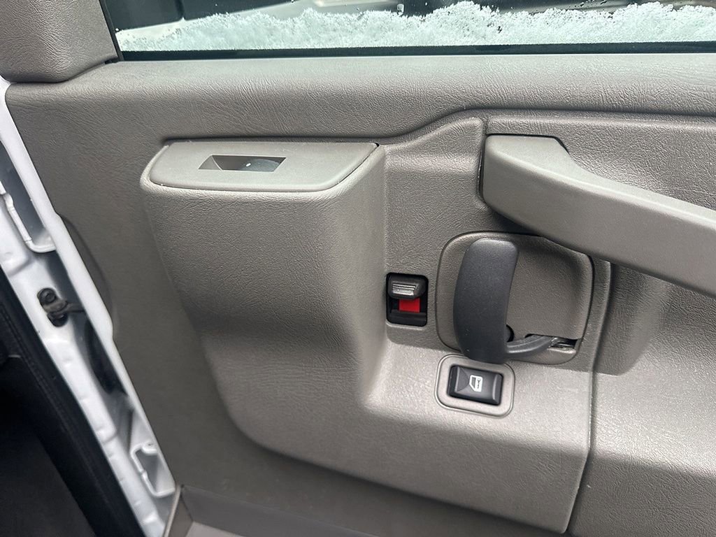 Used 2023 Chevrolet Express 2500 w/ Driver Convenience Package image 9