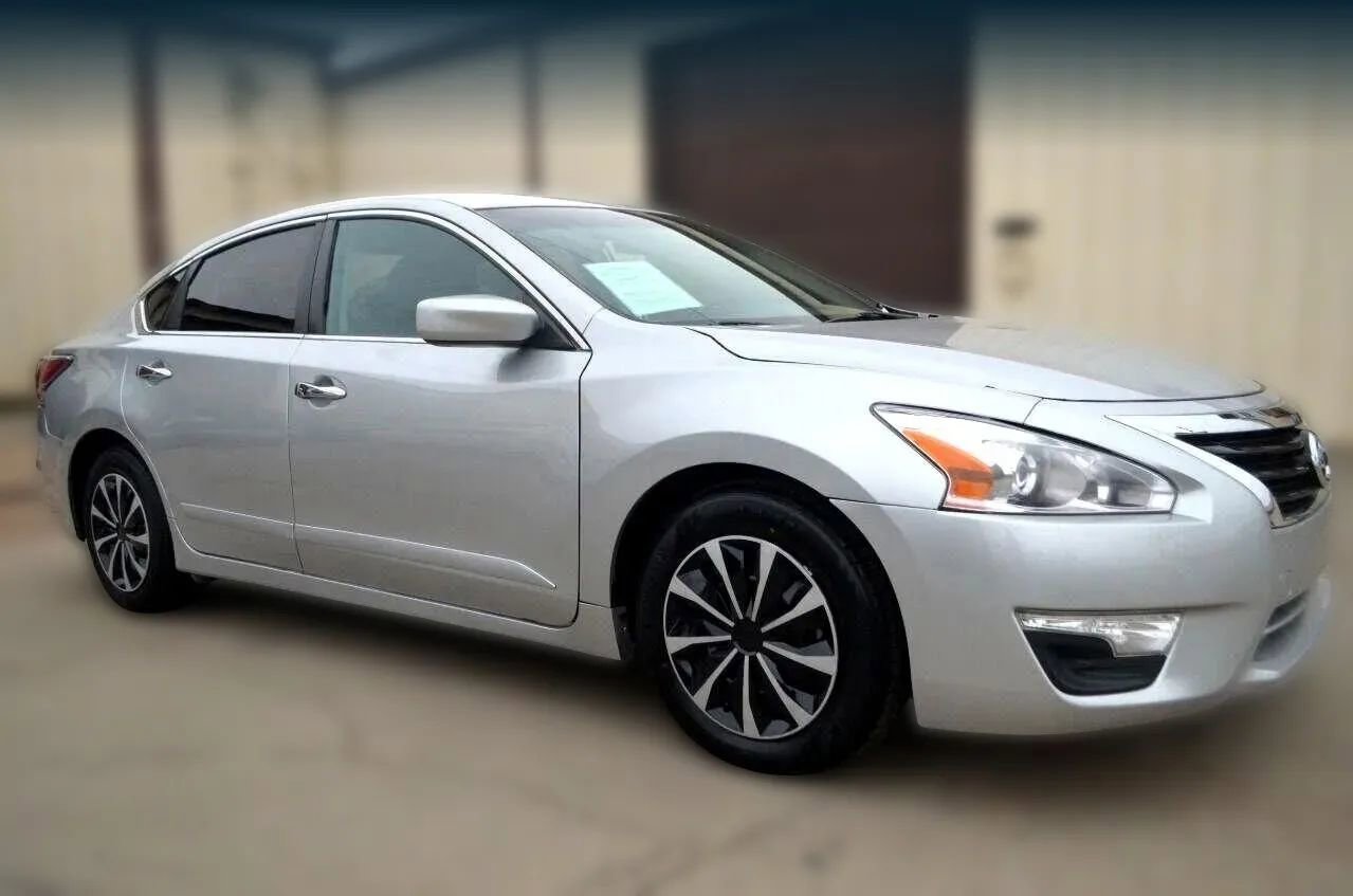Used 2015 Nissan Altima 2.5 S w/ Power Driver Seat Package FWD image 13
