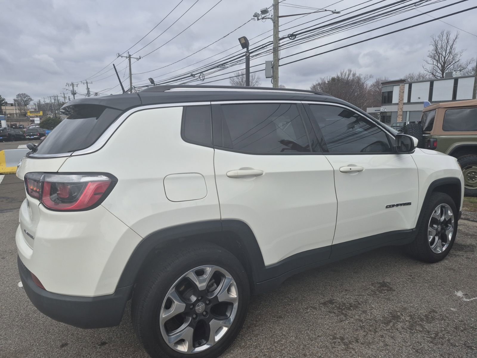 Used 2018 Jeep Compass Limited w/ Navigation Group image 3