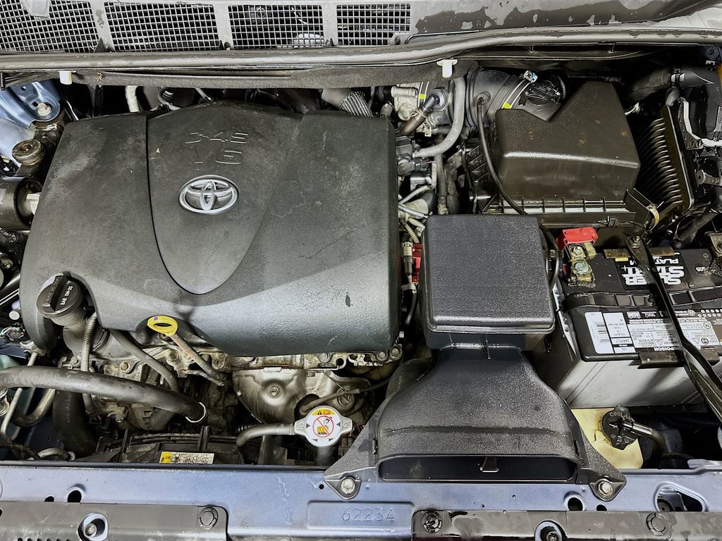 Used 2017 Toyota Sienna XLE image 31