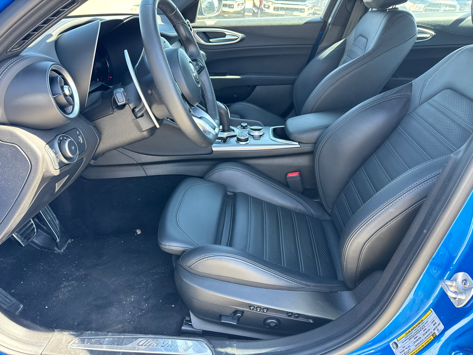 Used 2024 Alfa Romeo Giulia Veloce image 9