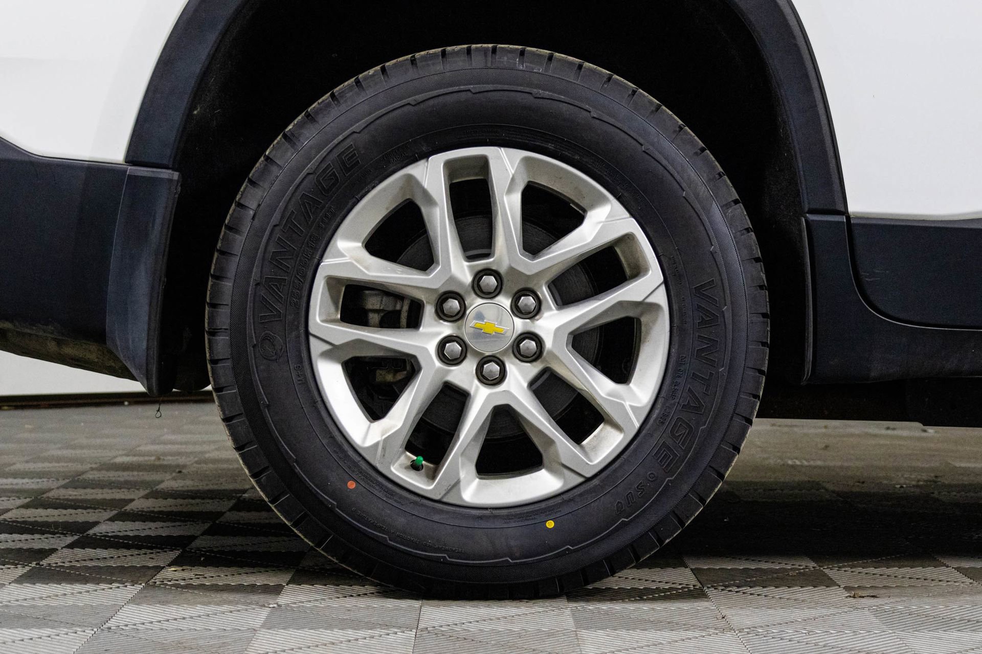 Used 2021 Chevrolet Traverse LT w/ LPO, Floor Liner Package image 41