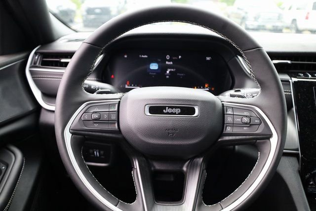 New 2025 Jeep Grand Cherokee L Laredo w/ Luxury Tech Group I AWD/4WD image 12