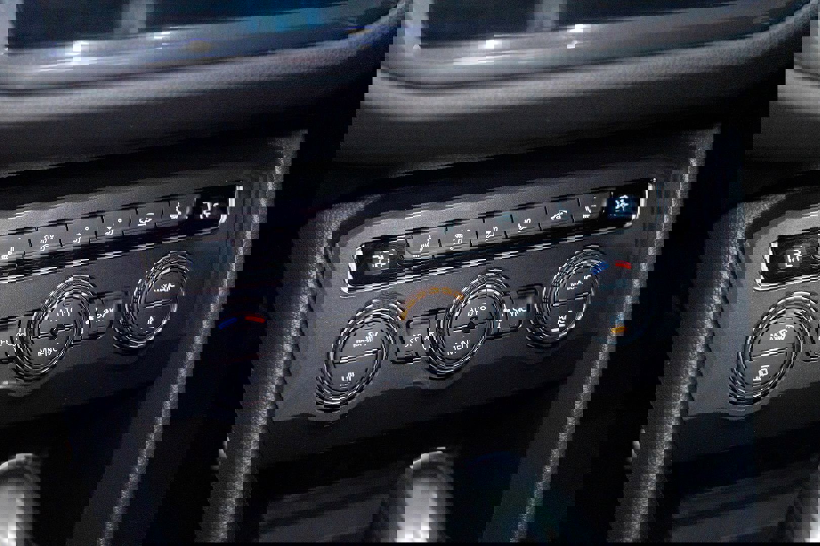 Used 2020 Volkswagen Tiguan SE R-Line w/ 3rd Row Seat Package image 48