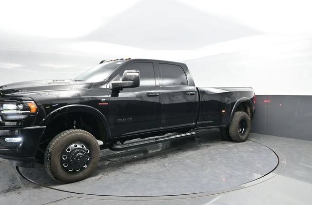 Used 2024 RAM 3500 Limited w/ Night Edition AWD/4WD image 8