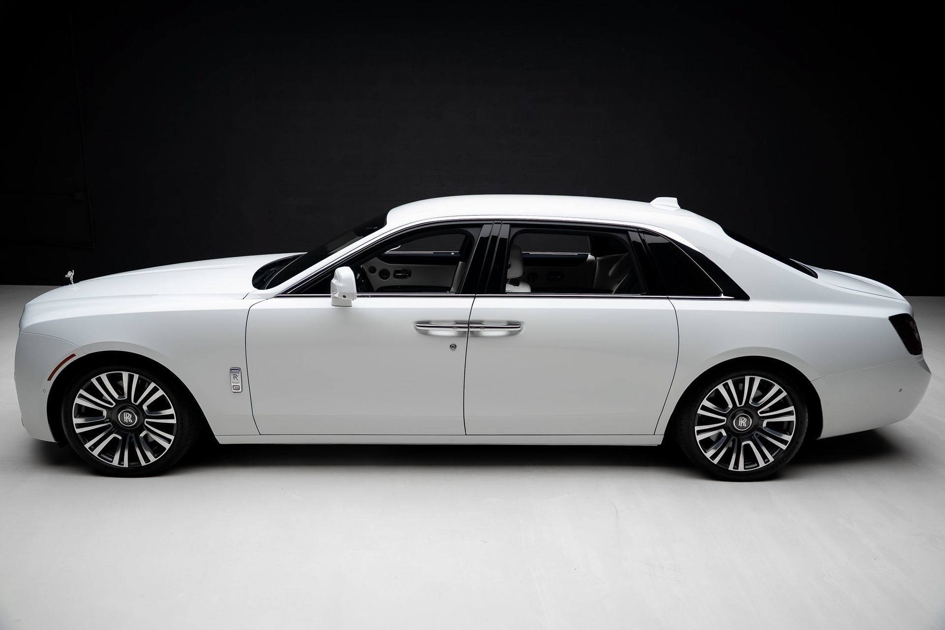 Used 2022 Rolls-Royce Ghost Extended Wheelbase AWD/4WD image 16