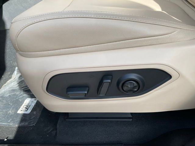 New 2025 Jeep Grand Cherokee Limited image 17