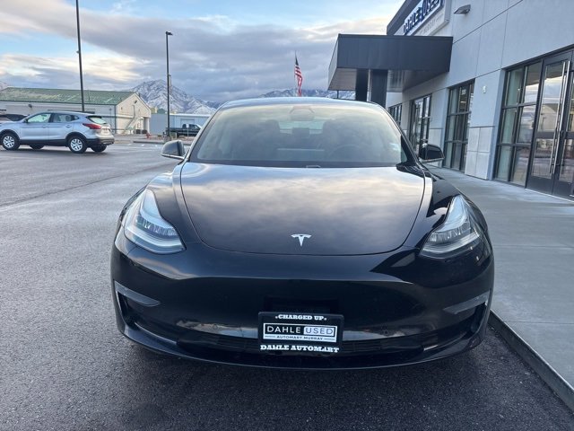 Used 2019 Tesla Model 3 Standard Range Plus image 2
