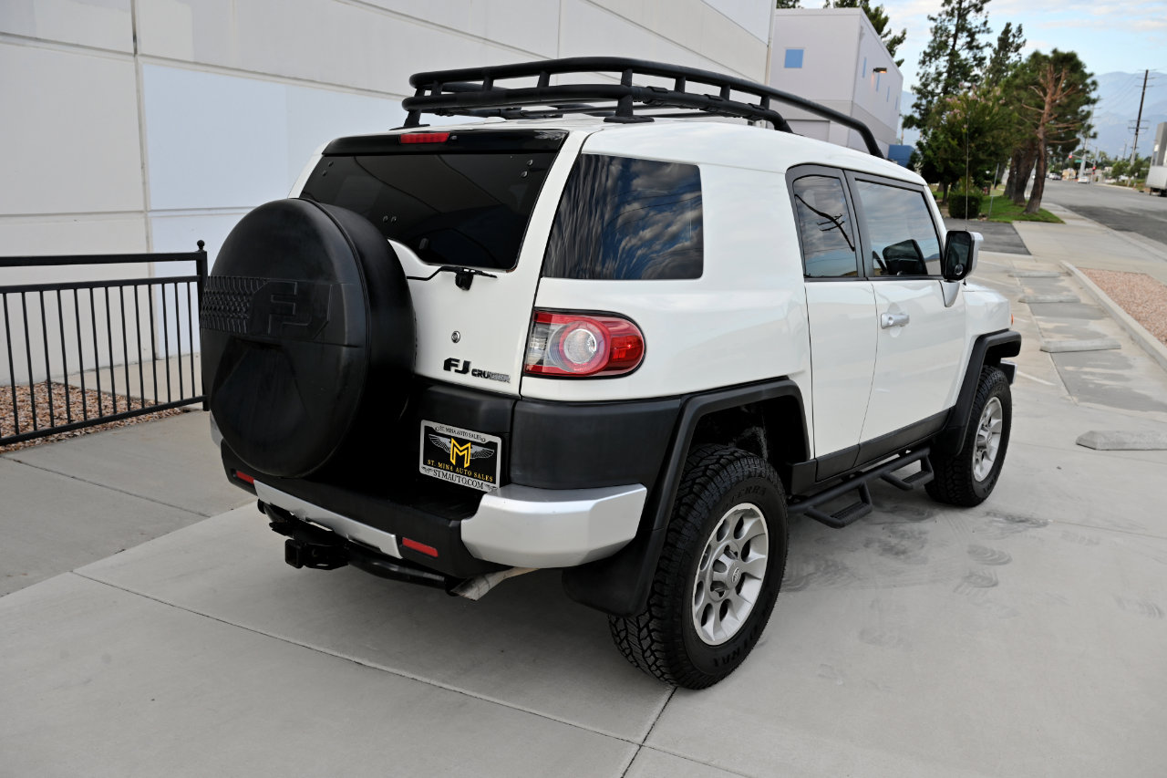 Used 2013 Toyota FJ Cruiser 4WD image 36