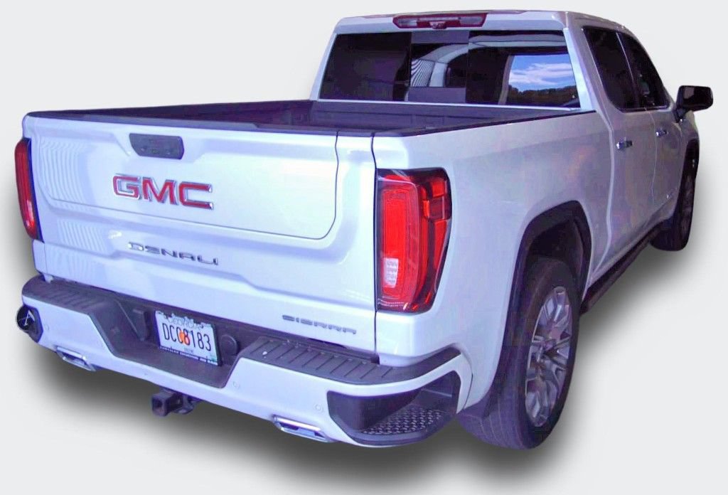 Used 2023 GMC Sierra 1500 Denali w/ Denali Reserve Package AWD/4WD image 3