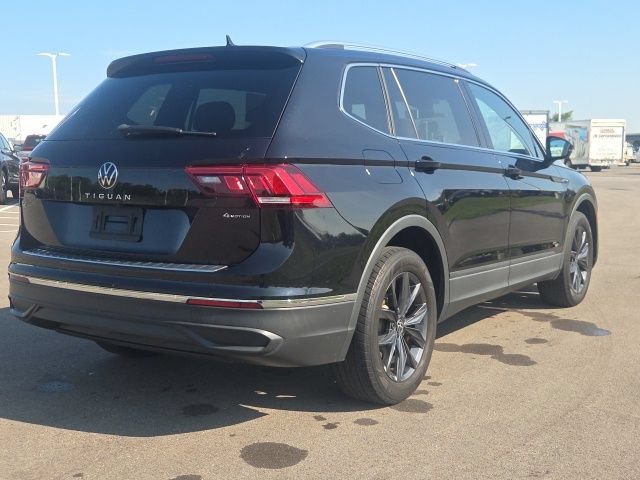 Used 2022 Volkswagen Tiguan SE AWD/4WD image 8