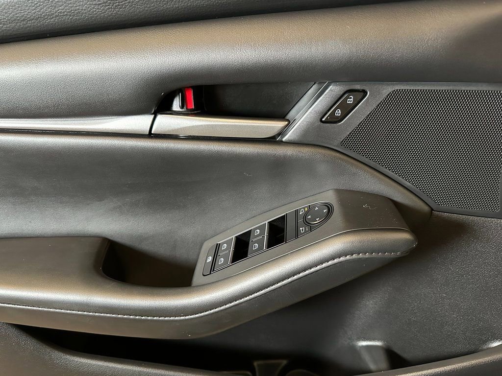 Used 2022 MAZDA MAZDA3 s image 16