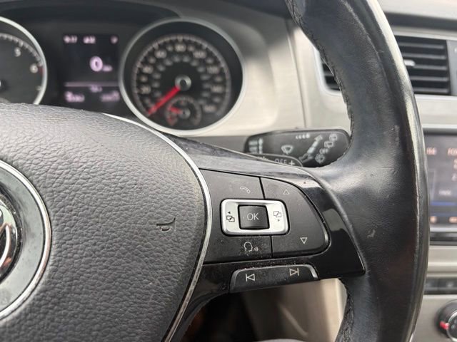 Used 2017 Volkswagen Golf Wolfsburg Edition image 31