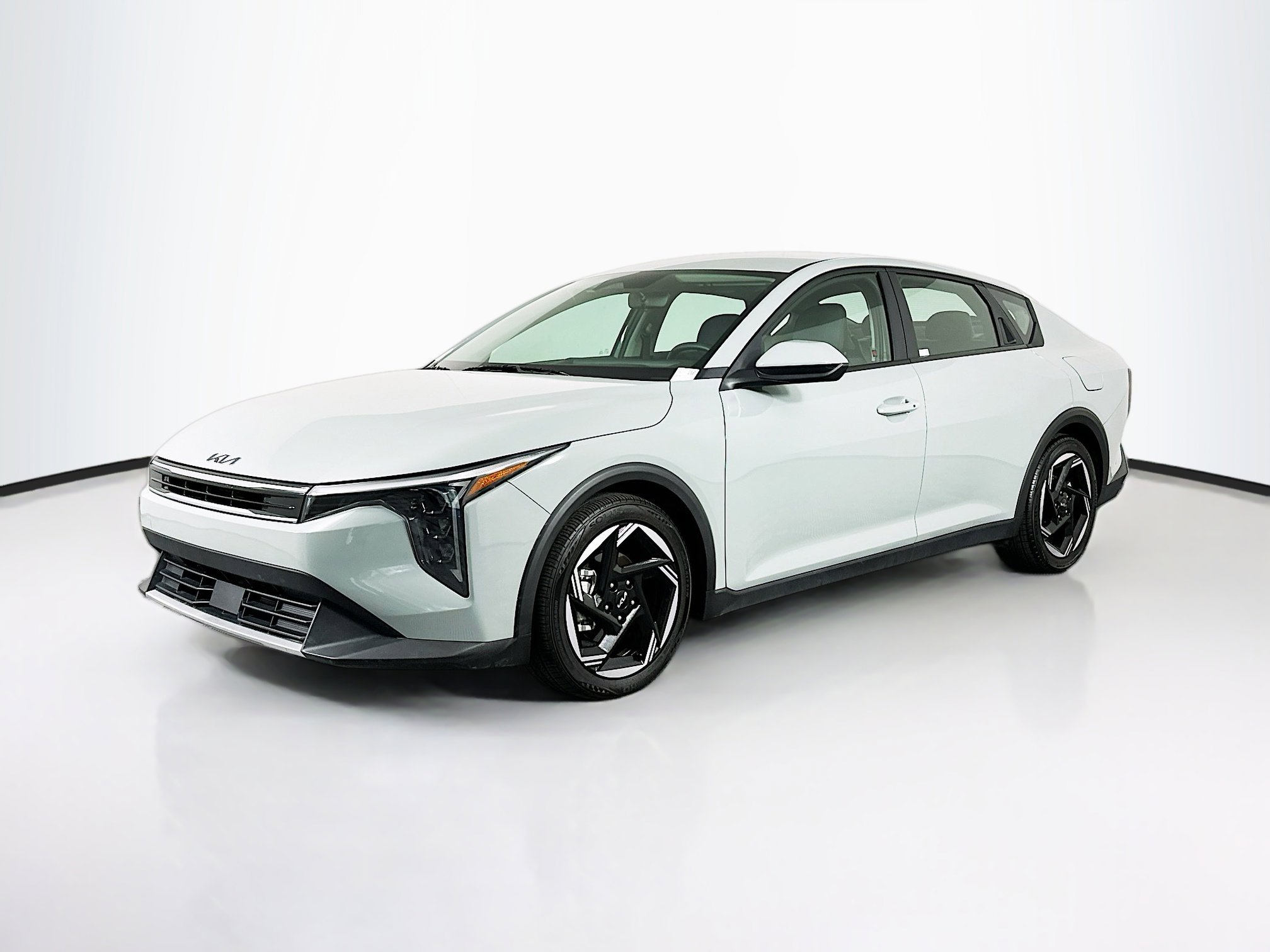 Used 2025 Kia K4 EX image 3