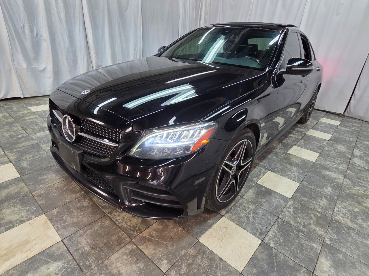 Used 2020 Mercedes-Benz C 300 4MATIC Sedan image 2