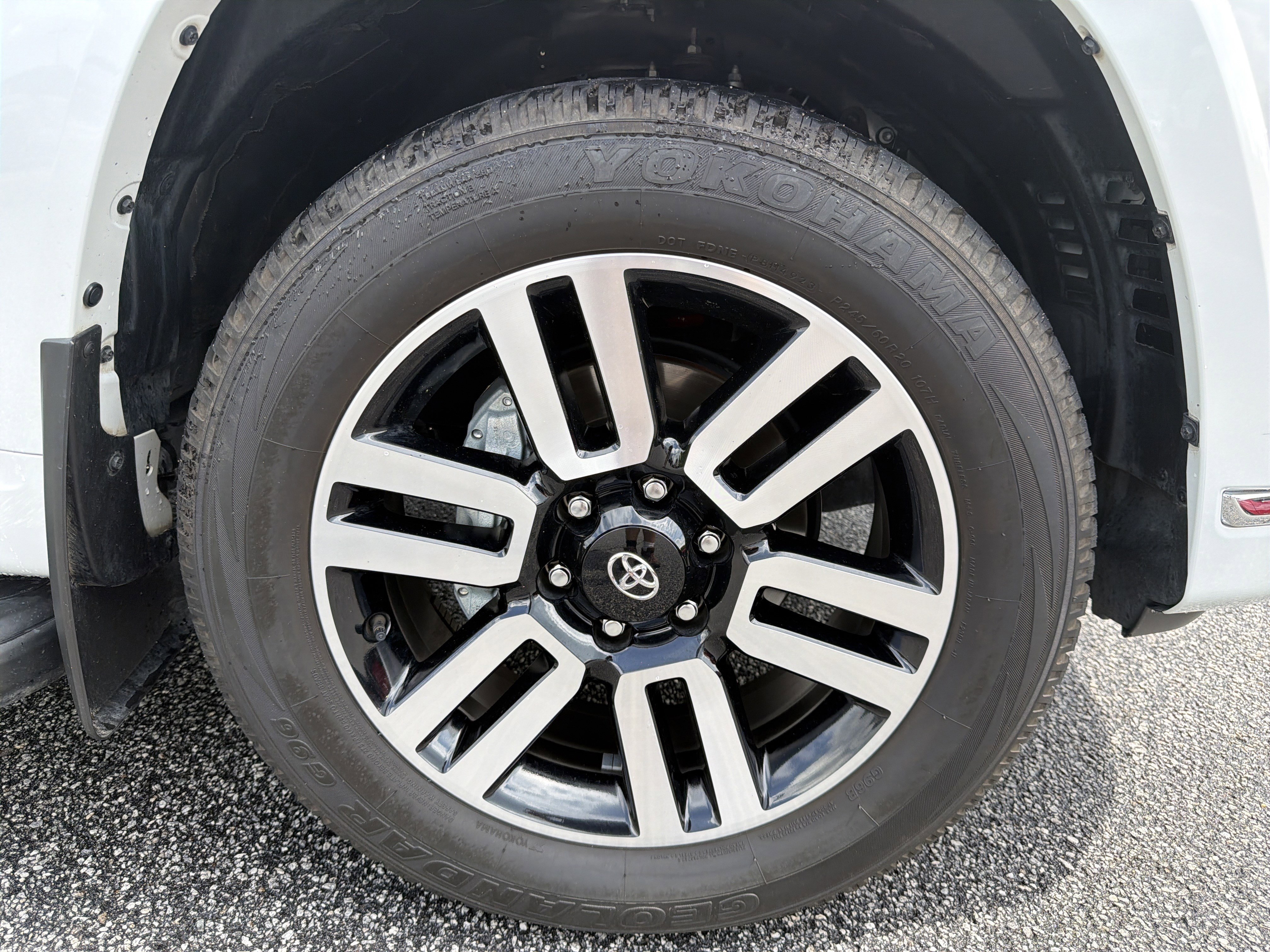 Used 2024 Toyota 4Runner Limited AWD/4WD image 23