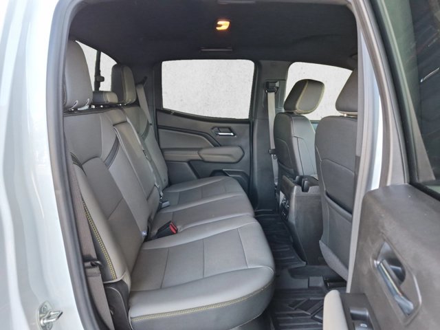 Used 2025 Chevrolet Colorado ZR2 w/ Technology Package AWD/4WD image 19