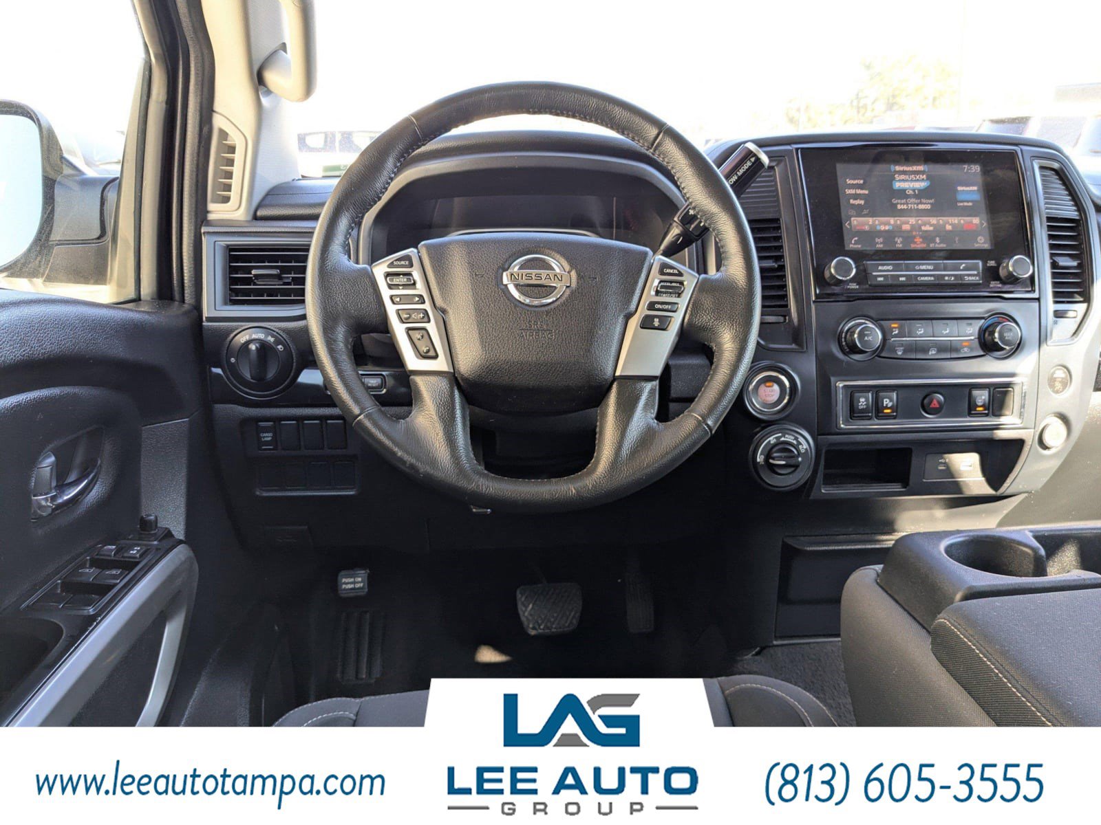 Used 2023 Nissan Titan SV image 15