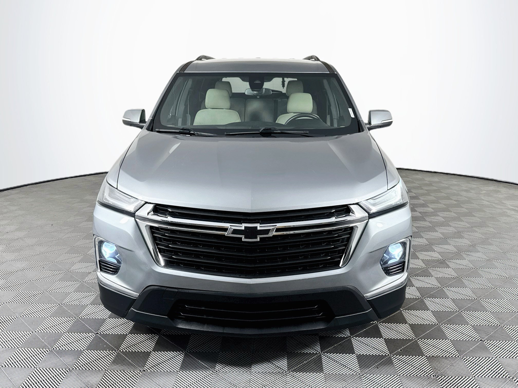 Used 2024 Chevrolet Traverse LS w/ Midnight/Sport Edition FWD image 2