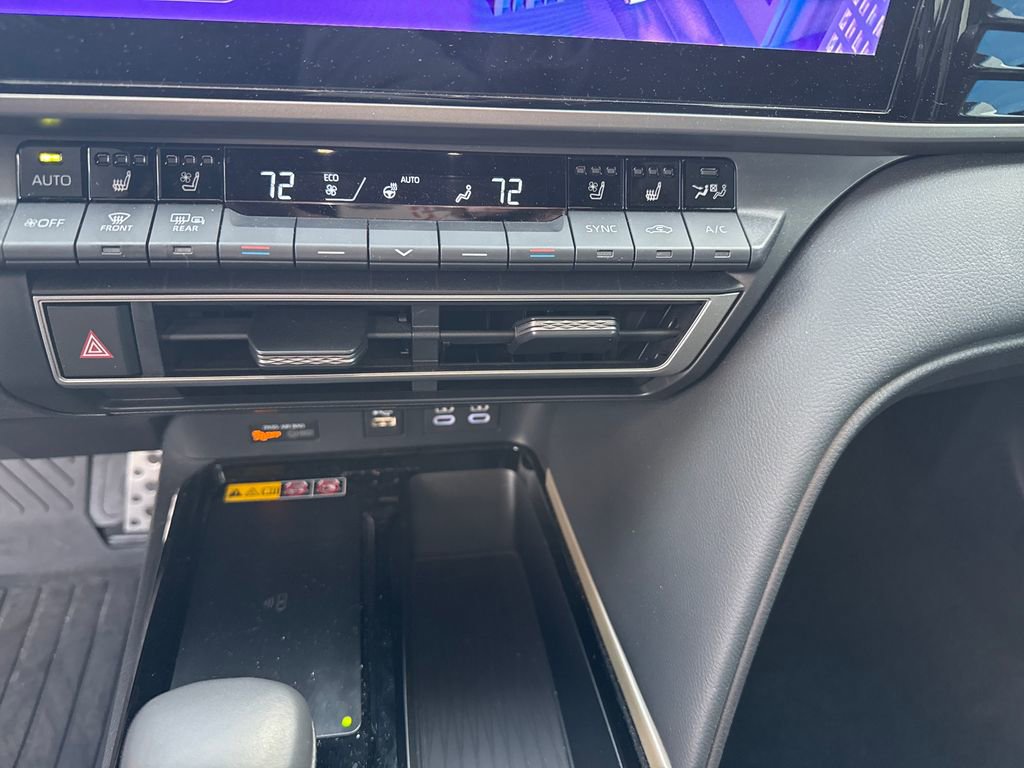 Used 2025 Toyota Camry XSE image 21