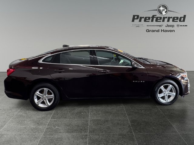 Used 2021 Chevrolet Malibu LS w/ Driver Confidence Package FWD image 9