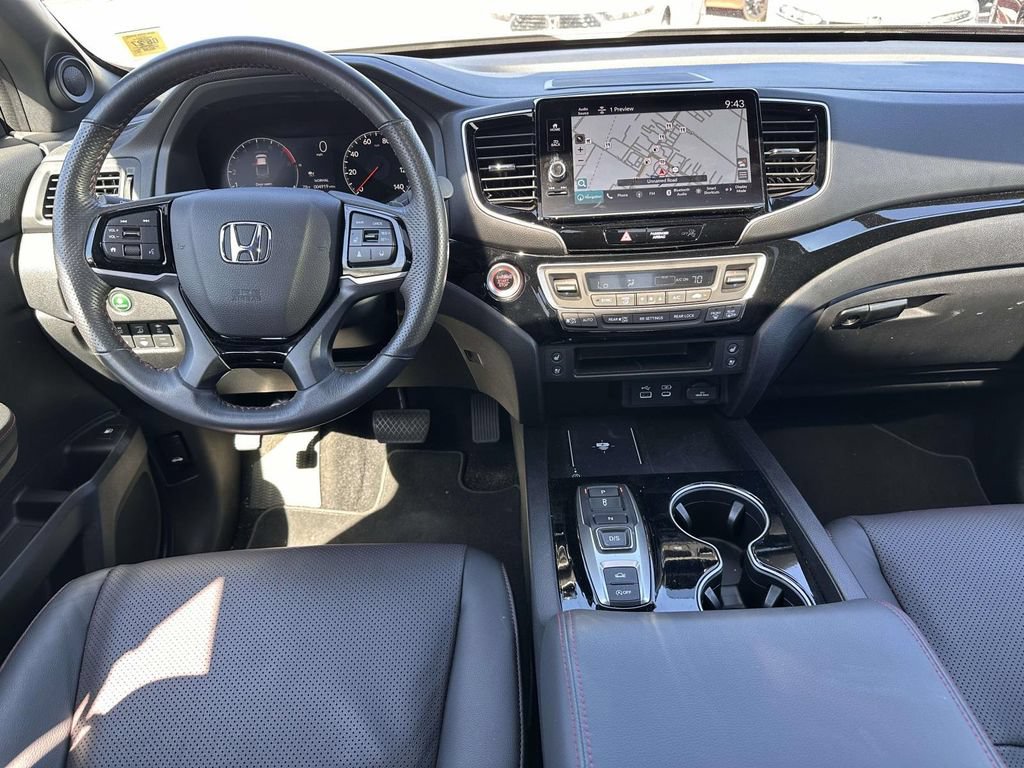 Certified 2025 Honda Ridgeline Black Edition image 17