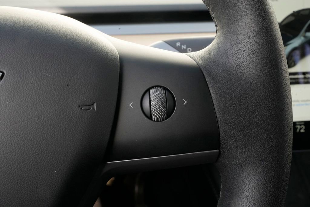 Used 2025 Tesla Model Y Long Range image 36