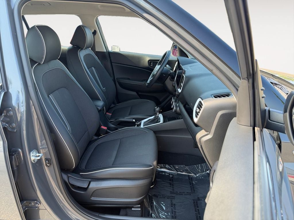 Certified 2025 Hyundai Venue Limited FWD image 24