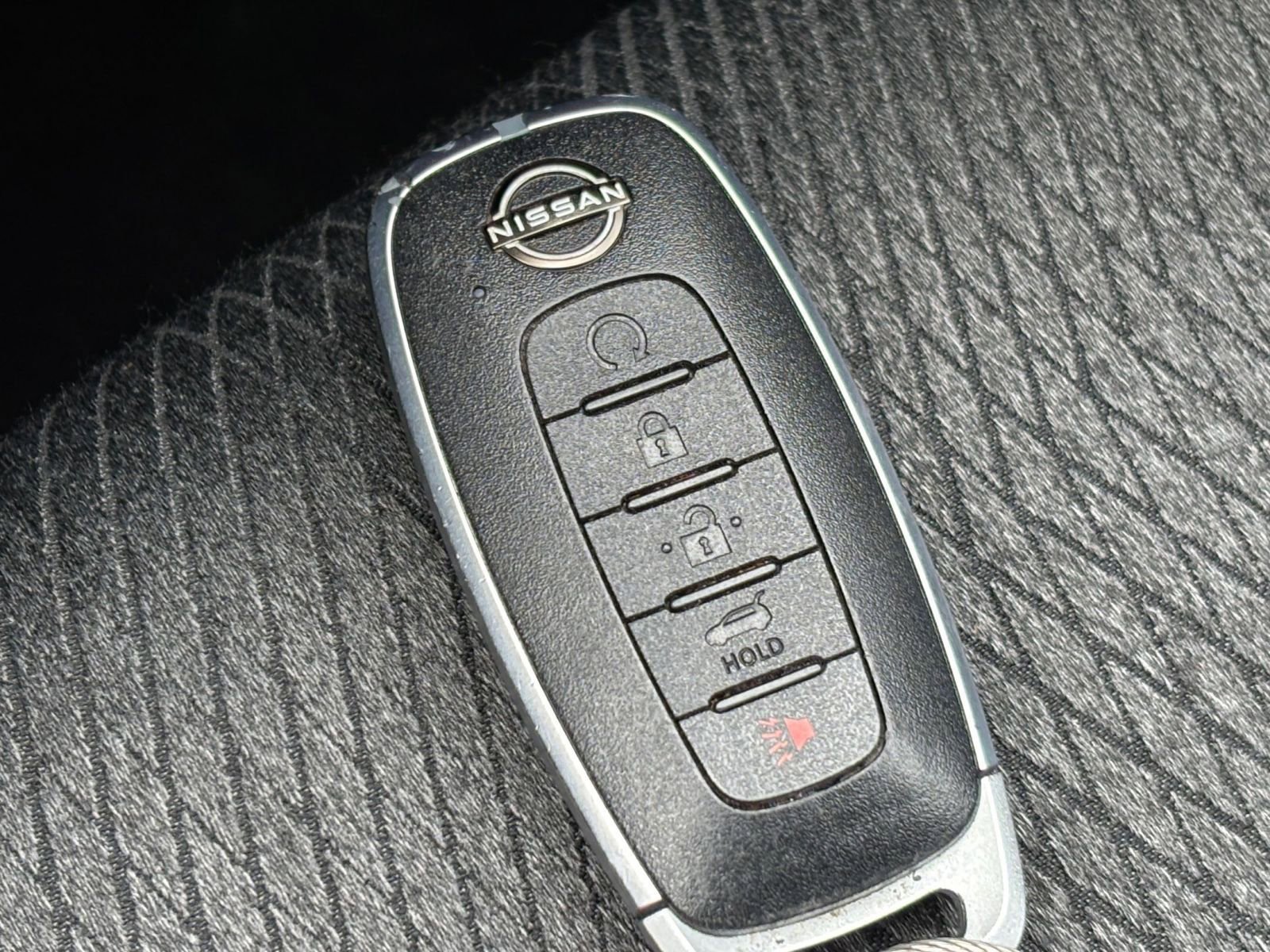 Used 2025 Nissan Rogue SV AWD/4WD image 27