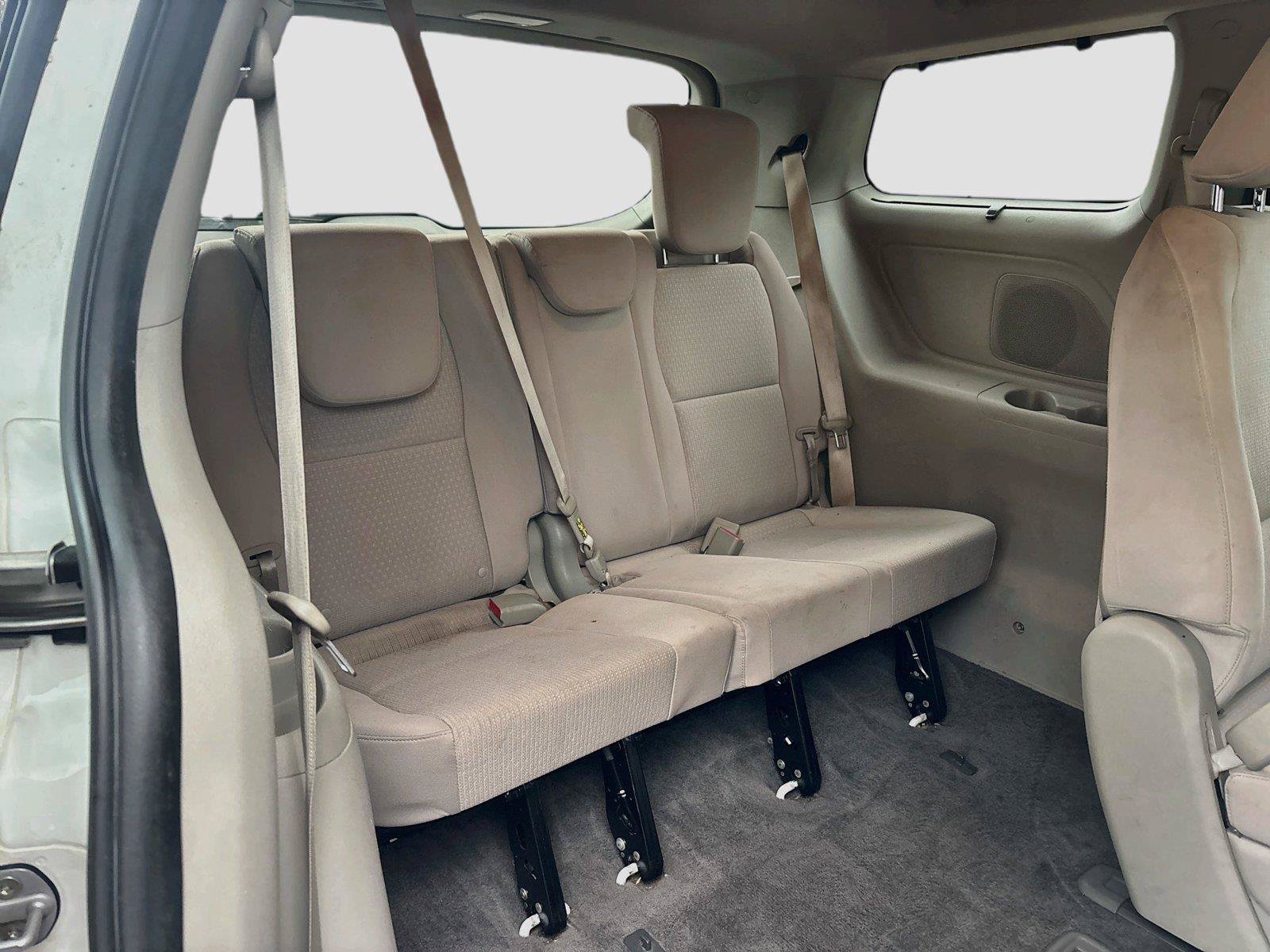 Used 2016 Kia Sedona LX w/ Option Group 020 FWD image 21