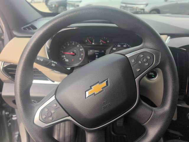 Used 2023 Chevrolet Traverse LS image 16