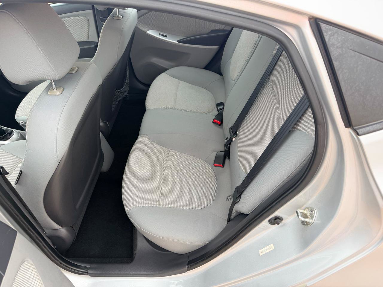 Used 2013 Hyundai Accent GLS FWD image 11