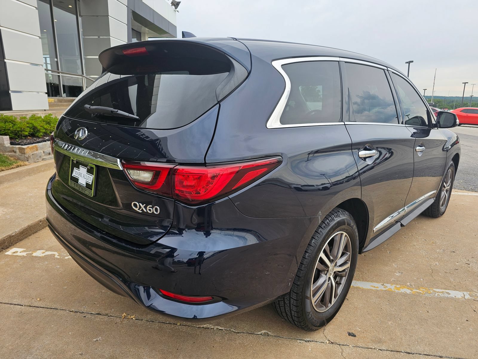 Used 2019 INFINITI QX60 Pure FWD image 4